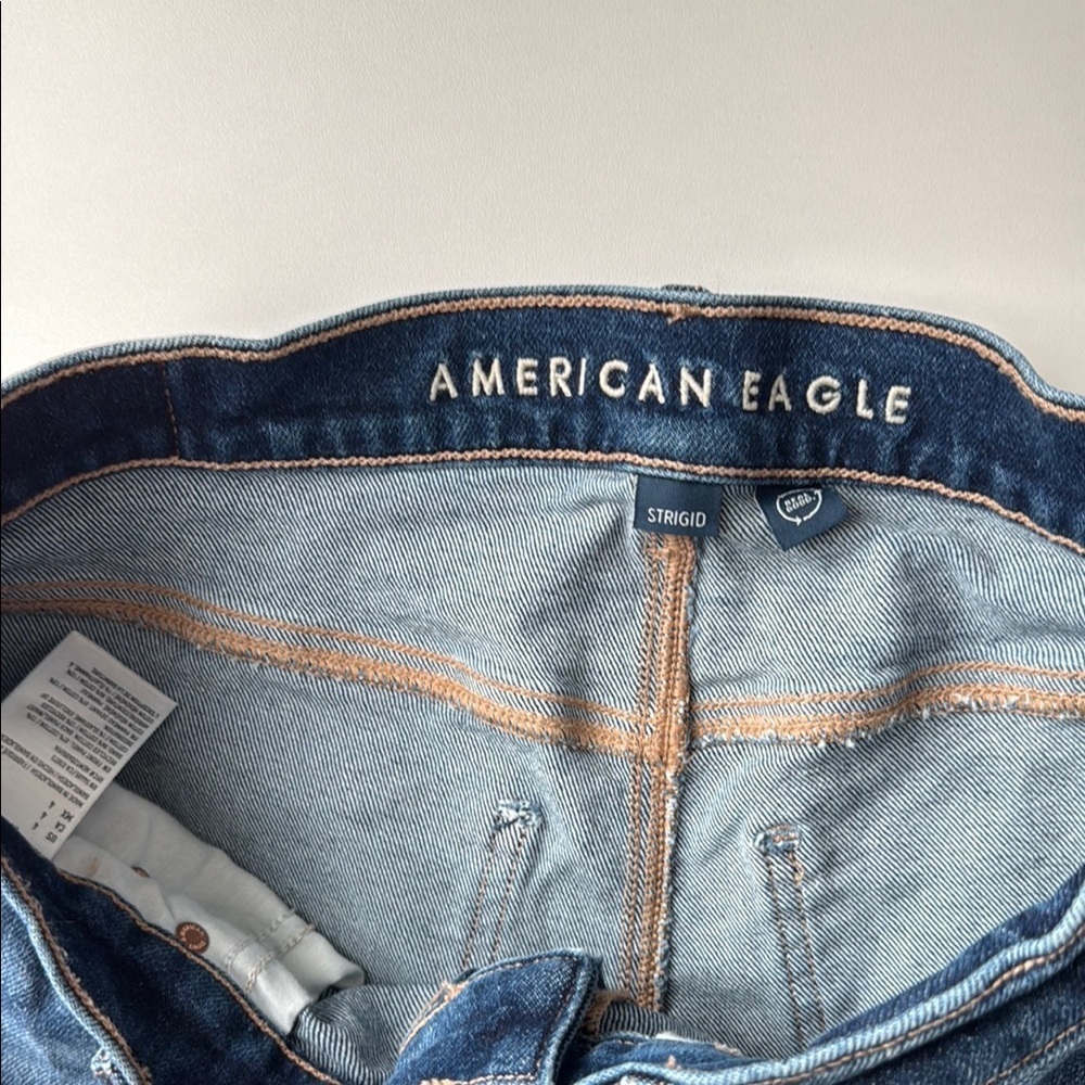 American Eagle Outfitters Blue Jean Shorts with Distressed Details - Picture 2 of 3